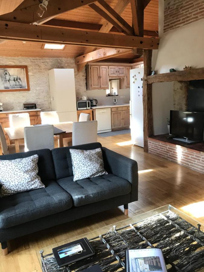 Gite De Charme Avec Piscine Montpezat-de-Quercy Exteriör bild