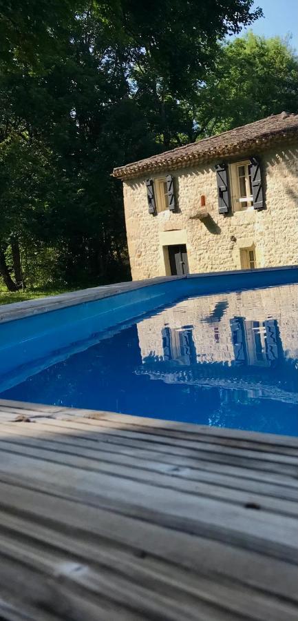 Gite De Charme Avec Piscine Montpezat-de-Quercy Exteriör bild